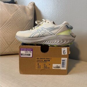 ASICS Gel-Excite Trail 2 in Birch and Gray